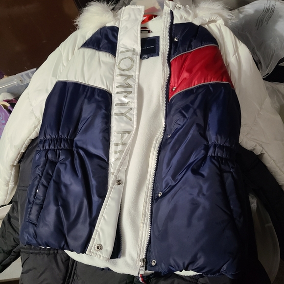 Tommy Hilfiger puff jacket - Picture 1 of 3